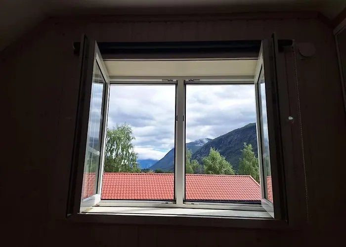 Koselig Hus I Stryn
